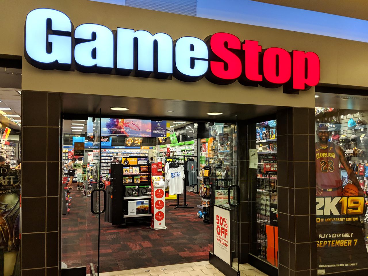 Опасные игры GameStop